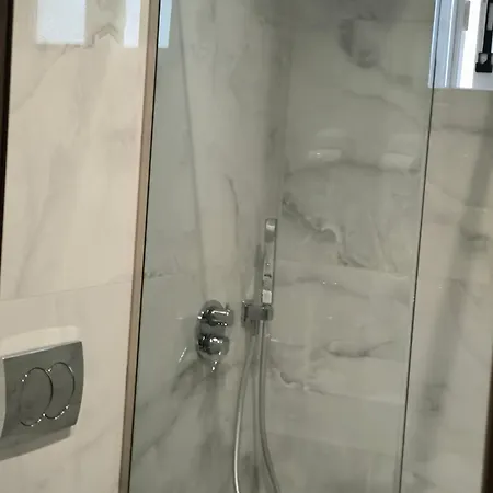 Hotel Chicago 3*